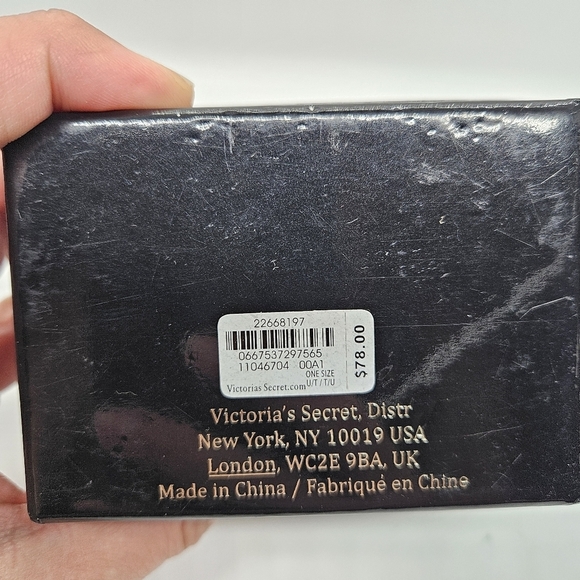 NIB Victoria's Secret Scandalous gold tone hinged cuff with rhinestone pyramids - Picture 5 of 5